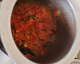 பூரி மற்றும் உருளைக்கிழங்கு மசால் குருமா (Poori and urulaikilanku masal kuruma recipe in tamil) ரெசிபி ஸ்டேப் 4 புகைப்படம்