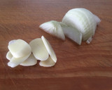 Foto del paso 2 de la receta: Patatas fritas con cebolla y ajo