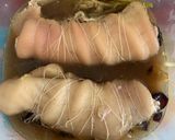 Hình bước làm 4 của món Tai heo cuộn mộc nhĩ, giò sống