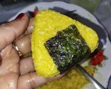 Foto langkah ke 4 dari resep Onigiri Nasi Kuning.