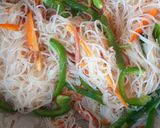 A picture of step 8 of Rice vermicelli stir fry.