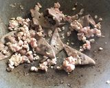รูปขั้นตอนการทำที่ 1 ของ “ผัดพริกอ่อนหมูสับตับ+ไข่ดาว”
