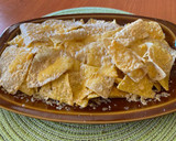 Foto del paso 3 de la receta: Nachos con queso al horno 🇲🇽🧀