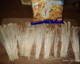 Foto langkah ke 1 dari resep Jamur Enoki crispy.