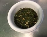 Une image de l'étape 4 de Sauce pour huîtres aux échalotes, herbes et deux vinaigres.