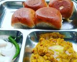 A picture of step 1 of Pav bhaji.