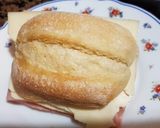 Foto del paso 2 de la receta: Mini chapata de jamón y queso fundido