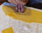 Foto del passaggio 2 della ricetta I primi tortelloni