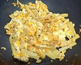 รูปขั้นตอนการทำที่ 3 ของ หน่อไม้ผัดไข่