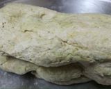 A picture of step 2 of Matar poori.