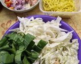 Foto langkah ke 1 dari resep Mie Kuning Goreng.