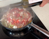 Foto del paso 5 de la receta: Pasta con calamares y alcachofas
