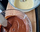 Une image de l'étape 4 de Cake marbré au chocolat blanc et au chocolat noir.