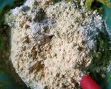 A picture of step 2 of Vegetable khichdi-mathi pakoda.