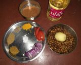 A picture of step 2 of Chana Masala.