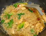 Foto langkah ke 6 dari resep Bihun Udang Pedas.