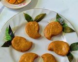 A picture of step 6 of Stuffed Mango Shondesh.