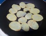 Foto langkah ke 3 dari resep Telur Dadar Kornet.