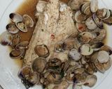 Foto del paso 4 de la receta: Filete de lubina en salsa de chirlas