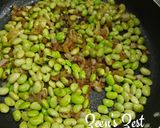 A picture of step 3 of Edamame Masala.