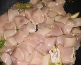 Foto del paso 2 de la receta: Carne de pollo con tomate 🍅