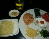 A picture of step 1 of Chicken vegetable Maggi.