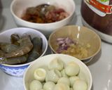 A picture of step 1 of Mi Quang with Shrimp, Pork, Ribs, and Eggs.
