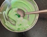 A picture of step 3 of Easter cup cakes.
