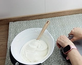 Foto del paso 2 de la receta: Tarta de claras rellena de crema de cacao