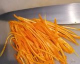 Une image de l'étape 2 de Zestes d'orange confits rapide.
