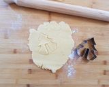 Foto del passaggio 4 della ricetta Biscotti albero di Natale alle nocciole