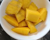 A picture of step 1 of Jhatpat Mango Shake.