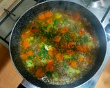 Foto del passaggio 4 della ricetta Cotechino con lenticchie e verdure light