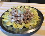 Une image de l'étape 9 de Salade d endives au thon et tomates séchées sauce noix et framboise.