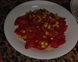 Foto del paso 1 de la receta: Ensalada de tomate y caballa