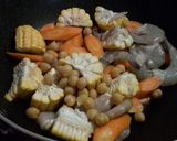 Foto langkah ke 2 dari resep Sup Udang Gembira.