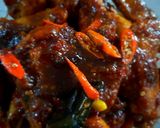Foto langkah ke 6 dari resep Ayam goreng kecap pedas.