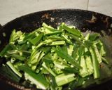 A picture of step 1 of Bhindi Ki Sabzi.