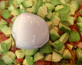 Foto del paso 2 de la receta: Ensalada completa de pasta con aguacate y mozzarella
