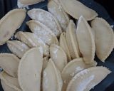 Foto langkah ke 2 dari resep Pastel pisang coklat.