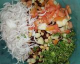 A picture of step 3 of Black and white chickpeas salad 🥗.