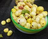 A picture of step 5 of Makhana Namakeen.