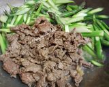 Hình bước làm 4 của món Măng Tây xào tỏi và thịt bò