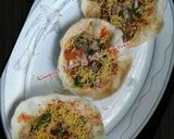 A picture of step 4 of Masala papar chaat.
