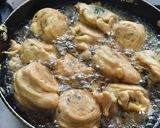 A picture of step 6 of Mumbai famous street side vada pav.