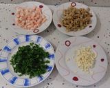 Foto del paso 4 de la receta: Timbal de calabacines y tomates asados con crema de berberechos y gambas al ajillo