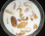 A picture of step 2 of Dry Dates and Almond Milkshake.