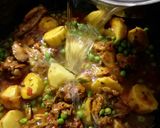 A picture of step 6 of Chicken ka salan.