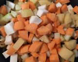 Foto del passaggio 2 della ricetta Minestrone con borlotti e rape violette