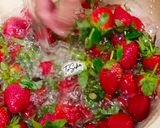 Foto langkah ke 1 dari resep 257. STRAWBERRY HONEY JAM || ENAK, SEGAR & SEHAT.